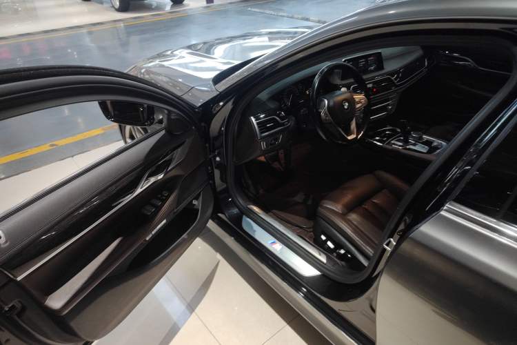 Used BMW 7 Series 2018 730Li Leading Model M Sport Package Driver Seat