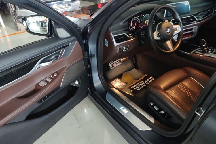 Used BMW 7 Series 2018 730Li Luxury Edition M Sport Package Driver Seat