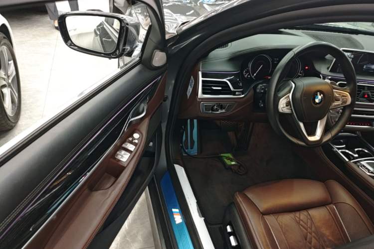 Used BMW 7 Series 2018 730Li Luxury Edition M Sport Package Driver Seat