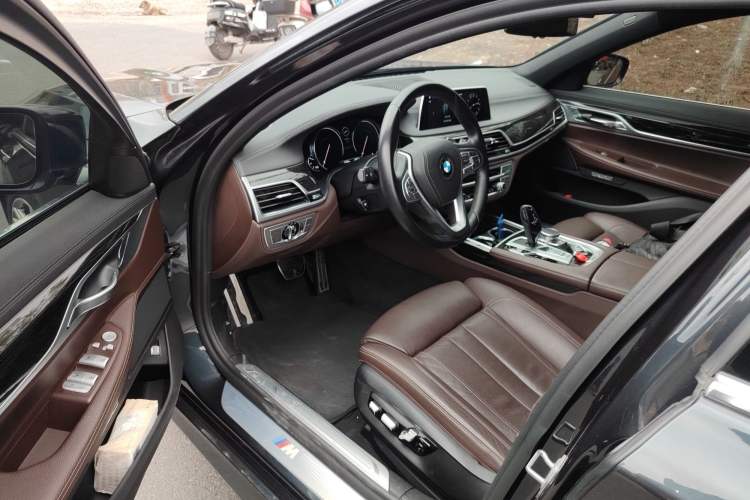 Used BMW 7 Series 2018 730Li Leading Model M Sport Package Driver Seat