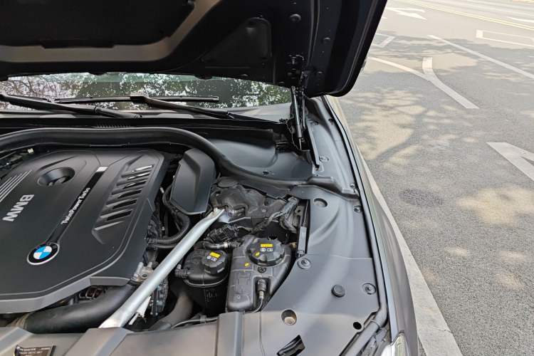 Used BMW 7 Series 2018 740Li xDrive Luxury Edition M Sport Package Black Flame Version Engine Bay Left
