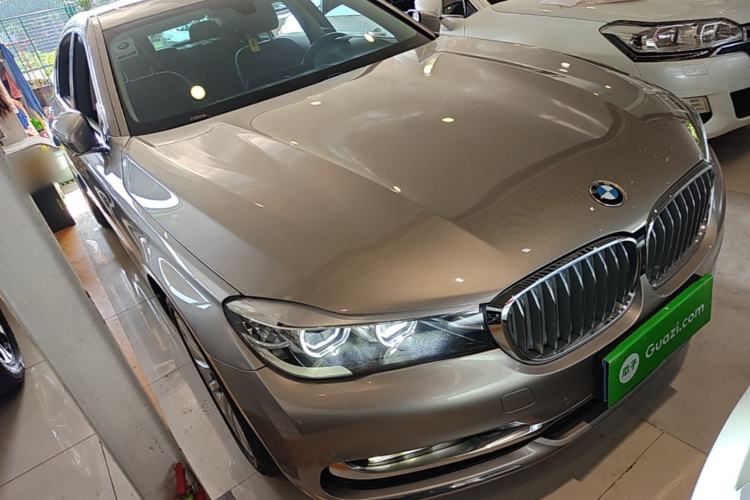 Used BMW 7 Series 2018 730Li Leading Model Excellence Package Front Right 45 Deg