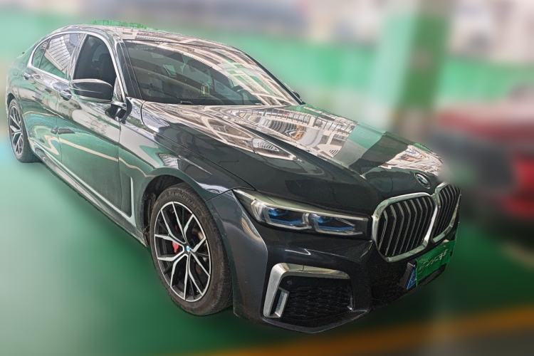 Used BMW 7 Series 2018 730Li Luxury Edition M Sport Package Front Right 45 Deg