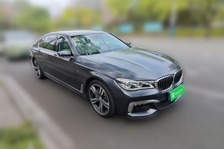 Used BMW 7 Series 2018 740Li xDrive Luxury Edition M Sport Package Black Flame Version Front Right 45 Deg