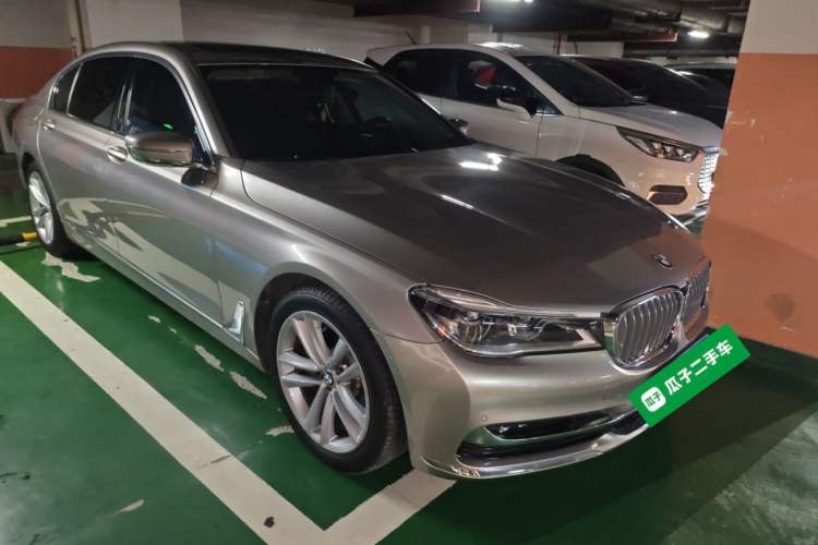 Used BMW 7 Series 2018 730Li Luxury Model Excellence Package Front Right 45 Deg