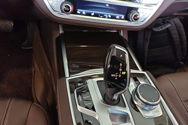 Used BMW 7 Series 2018 730Li Leading Model Excellence Package Gear Lever