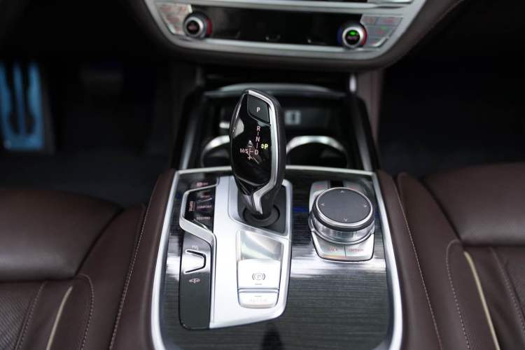 Used BMW 7 Series 2018 730Li Luxury Edition M Sport Package Gear Lever
