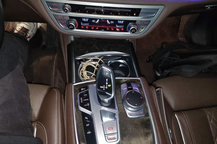 Used BMW 7 Series 2018 730Li Luxury Model Excellence Package Gear Lever