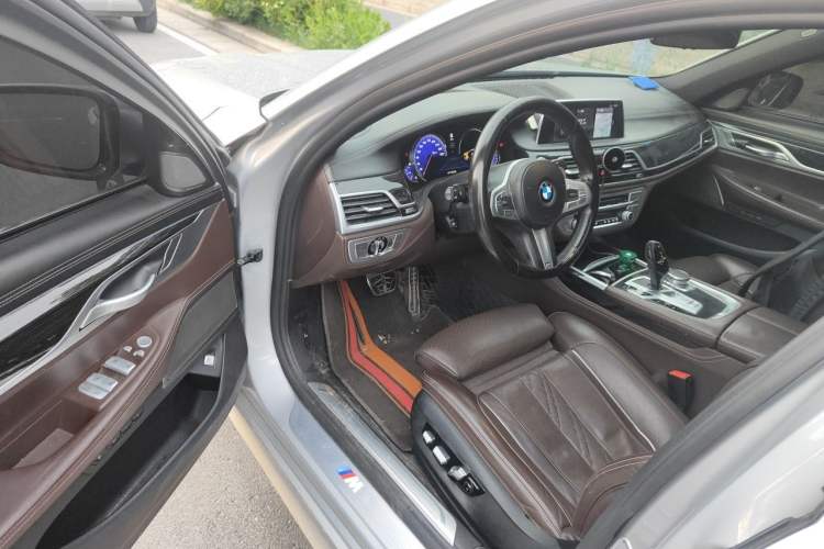 Used BMW 7 Series 2018 730Li Luxury Edition M Sport Package Interior 3