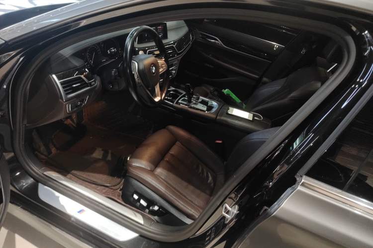 Used BMW 7 Series 2018 730Li Leading Model M Sport Package Left Front Seat