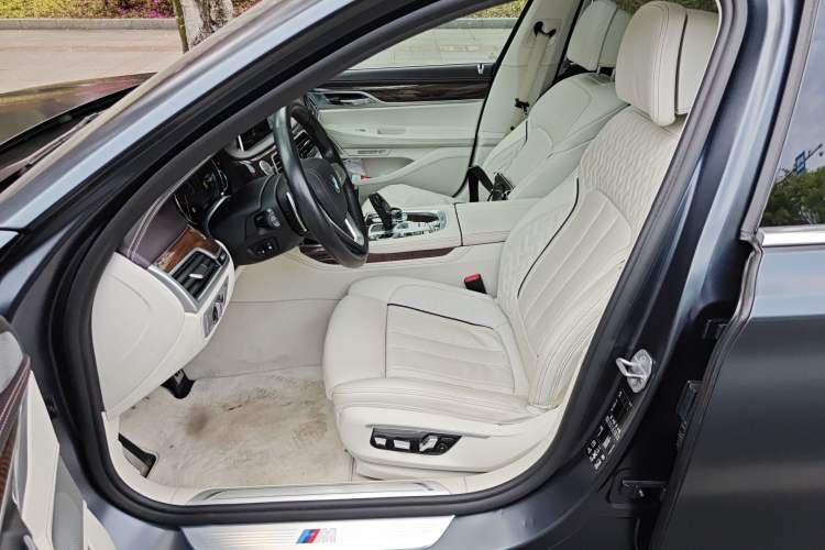 Used BMW 7 Series 2018 740Li xDrive Luxury Edition M Sport Package Black Flame Version Left Front Seat