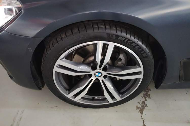 Used BMW 7 Series 2018 730Li Luxury Edition M Sport Package Left Front Wheel Hub