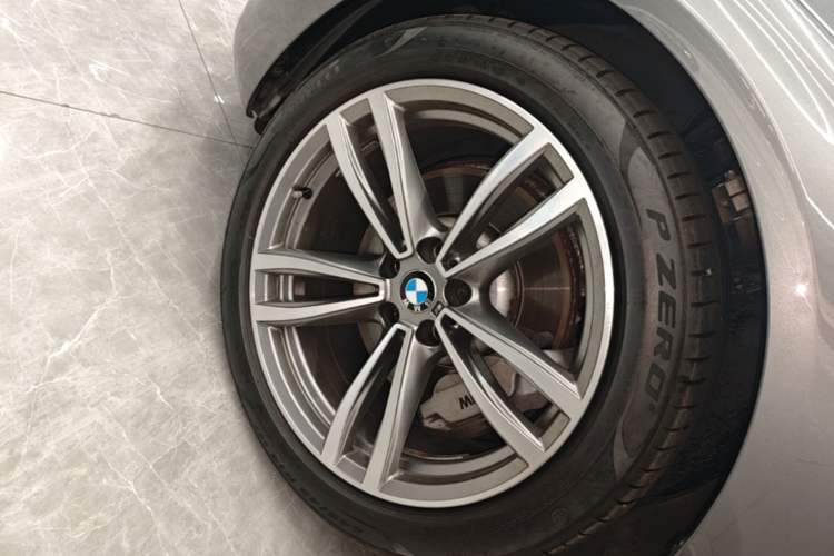 Used BMW 7 Series 2018 730Li Luxury Edition M Sport Package Left Front Wheel Hub