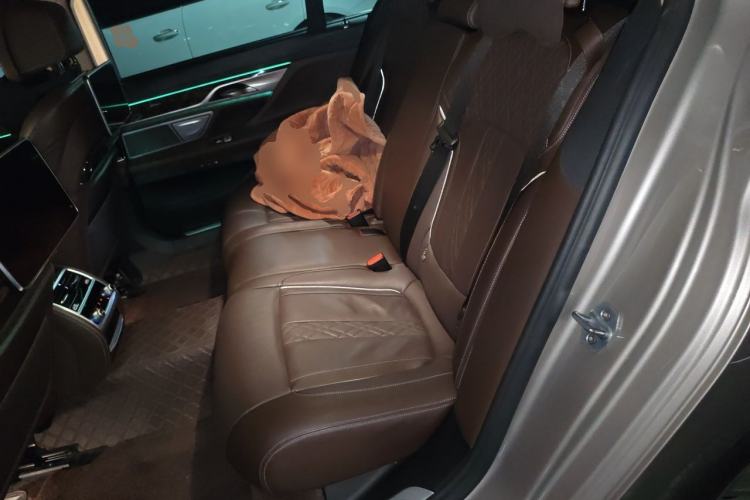 Used BMW 7 Series 2018 730Li Luxury Model Excellence Package Left Rear Seat