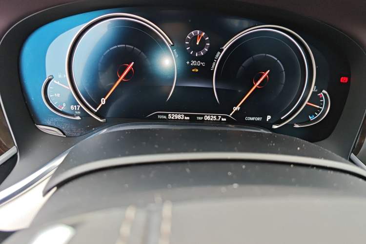 Used BMW 7 Series 2018 740Li xDrive Luxury Edition M Sport Package Black Flame Version Odometer Close Up