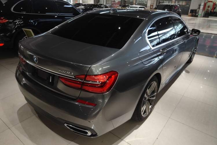 Used BMW 7 Series 2018 730Li Leading Model M Sport Package Rear Right 45 Deg