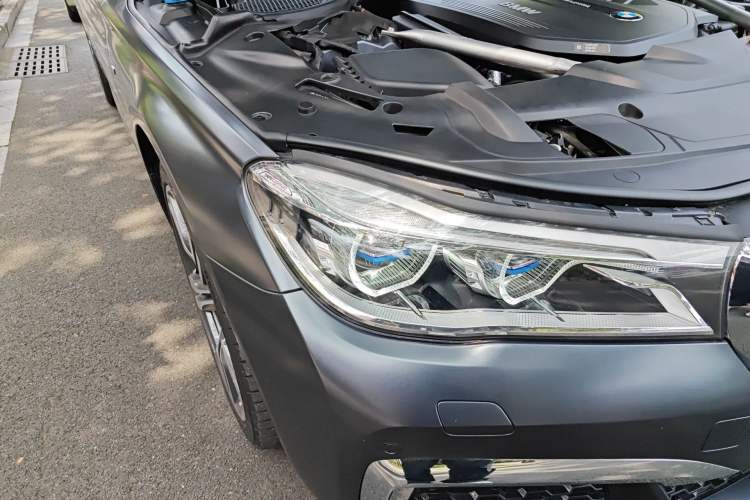 Used BMW 7 Series 2018 740Li xDrive Luxury Edition M Sport Package Black Flame Version Right Front Headlight