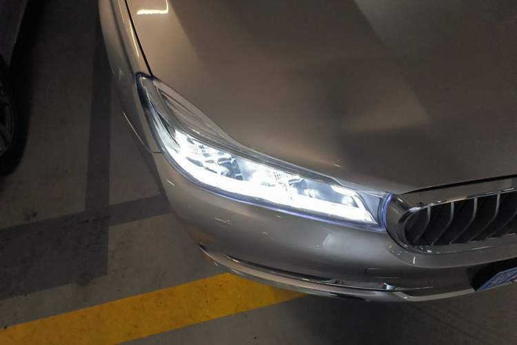 Used BMW 7 Series 2018 740Li Leading Model Excellence Package Right Front Headlight