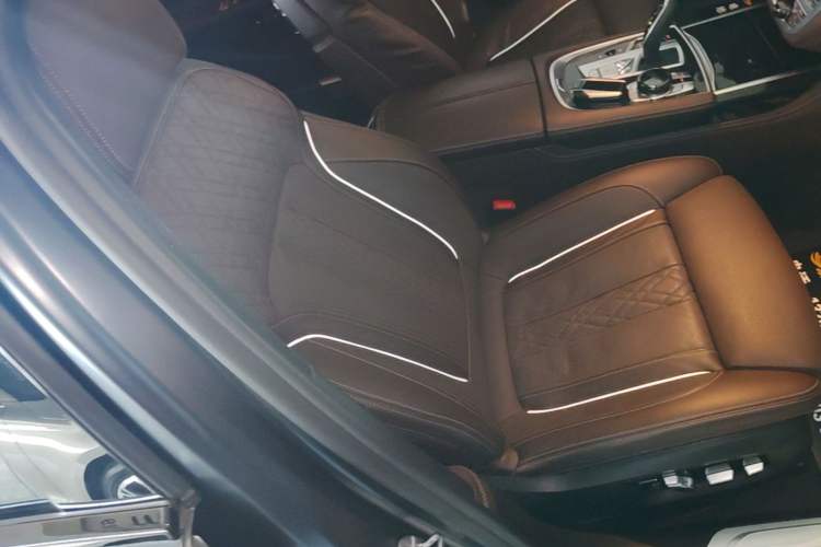 Used BMW 7 Series 2018 730Li Luxury Edition M Sport Package Right Front Seat