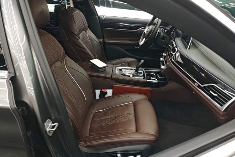 Used BMW 7 Series 2018 730Li Luxury Edition M Sport Package Right Front Seat