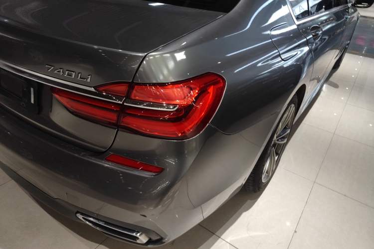 Used BMW 7 Series 2018 730Li Leading Model M Sport Package Right Rear Taillight