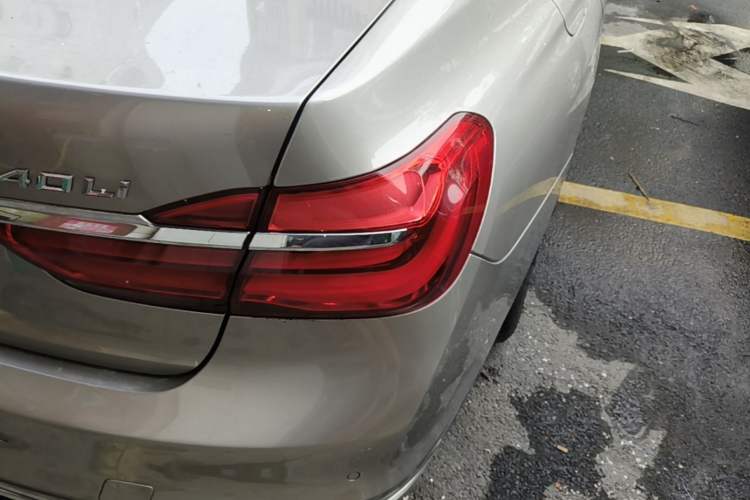 Used BMW 7 Series 2018 730Li Leading Model Excellence Package Right Rear Taillight