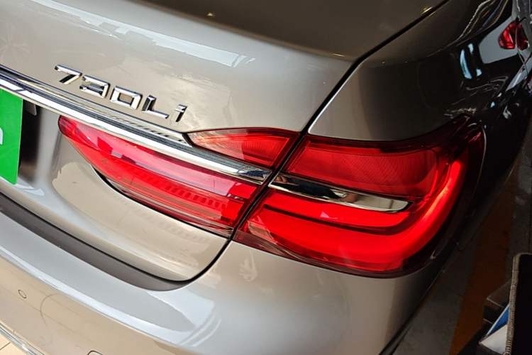 Used BMW 7 Series 2018 730Li Leading Model Excellence Package Right Rear Taillight