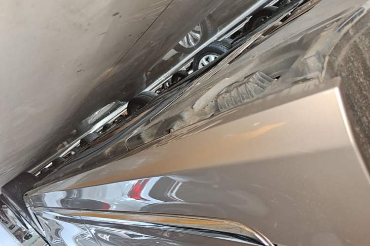 Used BMW 7 Series 2018 730Li Leading Model Excellence Package Right Side Sill