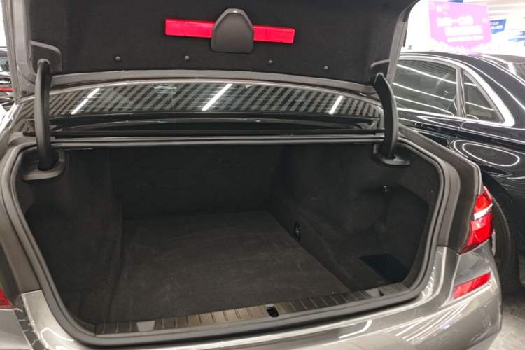 Used BMW 7 Series 2018 730Li Luxury Edition M Sport Package Trunk