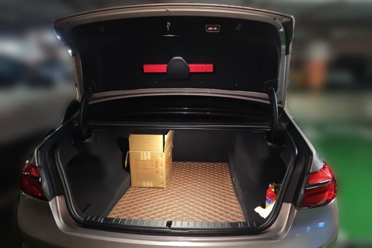 Used BMW 7 Series 2018 730Li Luxury Model Excellence Package Trunk