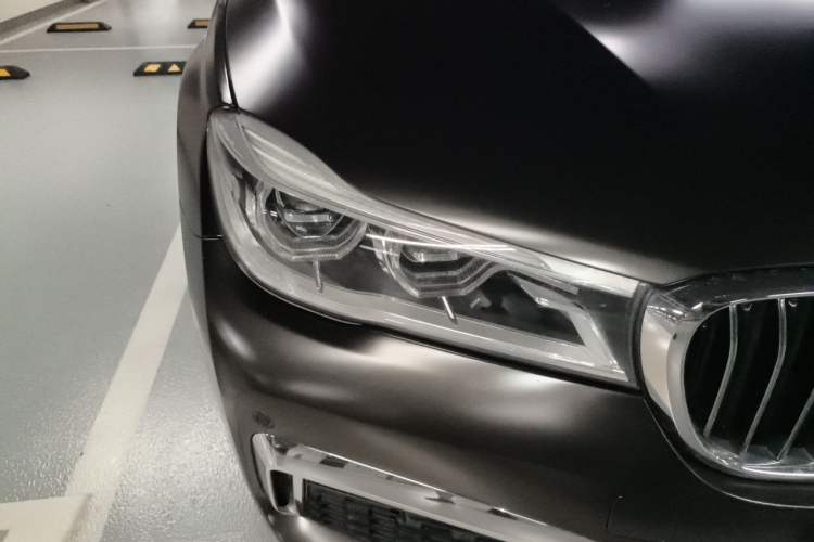 Used BMW 7 Series 2018 730Li Luxury Edition M Sport Package Right Front Headlight