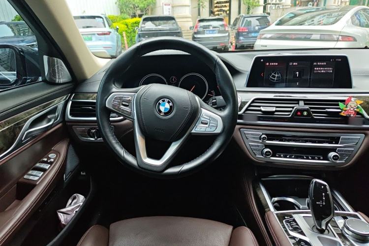 Used BMW 7 Series 2018 730Li Luxury Model Excellence Package Steering Wheel