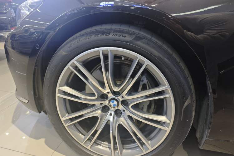 Used BMW 7 Series 2018 740Li xDrive Luxury Edition Excellence Package Exterior 4