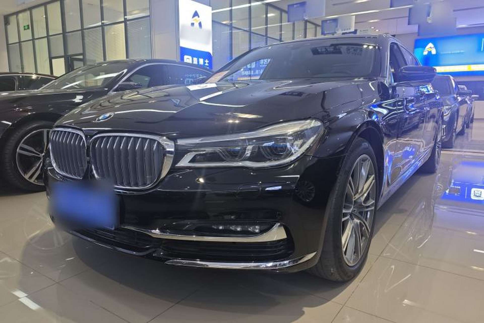 Used BMW 7 Series 2018 740Li xDrive Luxury Edition Excellence Package Front Left 45 Deg