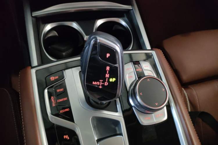 Used BMW 7 Series 2018 740Li xDrive Luxury Edition M Sport Package Gear Lever