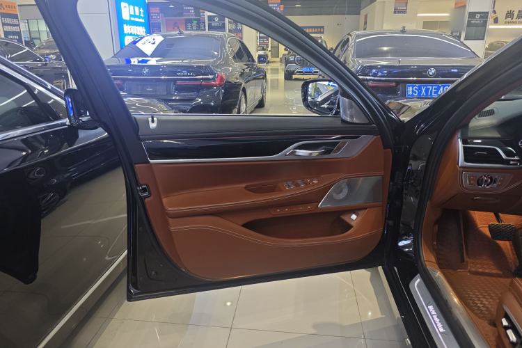 Used BMW 7 Series 2018 740Li xDrive Luxury Edition Excellence Package Interior 8