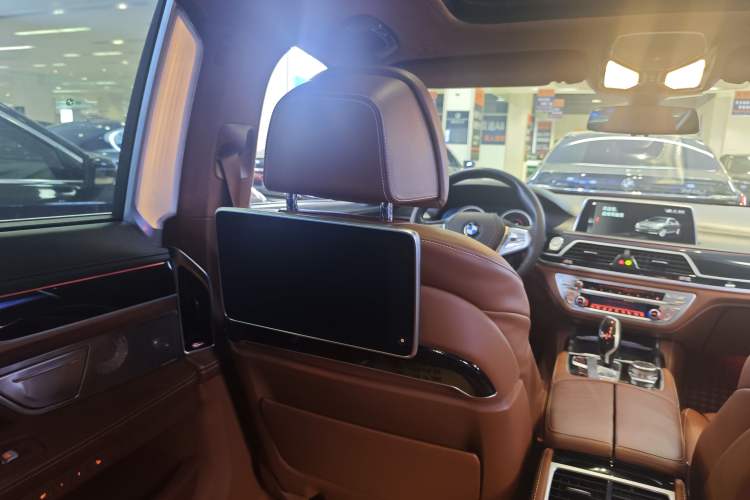 Used BMW 7 Series 2018 740Li xDrive Luxury Edition Excellence Package Interior 9