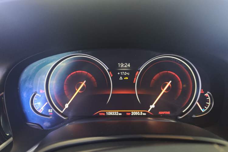 Used BMW 7 Series 2018 740Li xDrive Luxury Edition Excellence Package Odometer Close Up