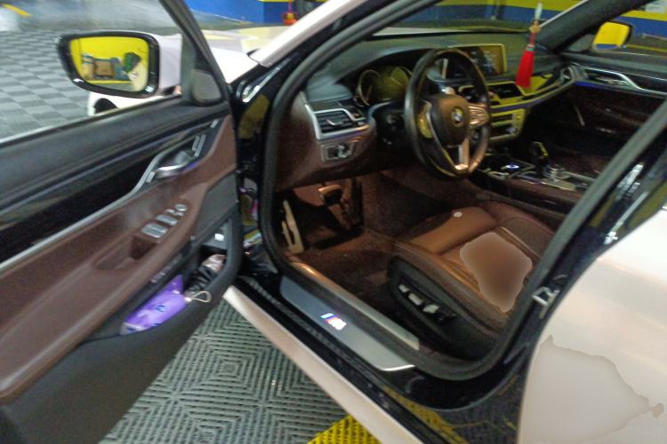 Used BMW 7 Series 2018 740Li M Sport Package Leading Model Driver Seat
