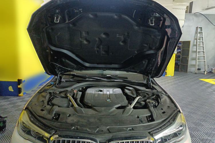 Used BMW 7 Series 2018 740Li M Sport Package Leading Model Engine Bay