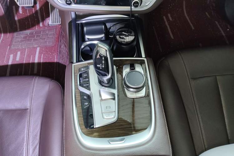 Used BMW 7 Series 2018 730Li Leading Model Excellence Package Gear Lever