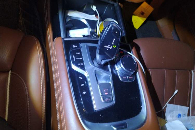 Used BMW 7 Series 2018 740Li xDrive Luxury Edition M Sport Package Gear Lever
