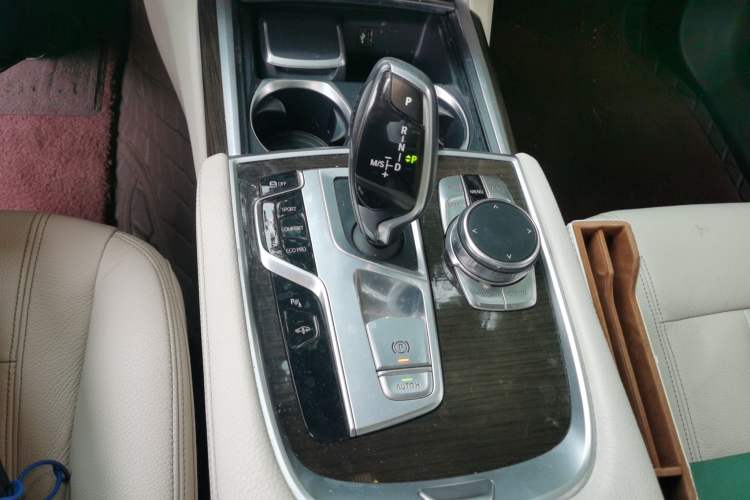 Used BMW 7 Series 2018 730Li Leading Model Excellence Package Gear Lever