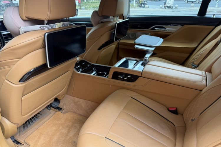 Used BMW 7 Series 2018 740Li xDrive Luxury Edition Excellence Package Interior 1