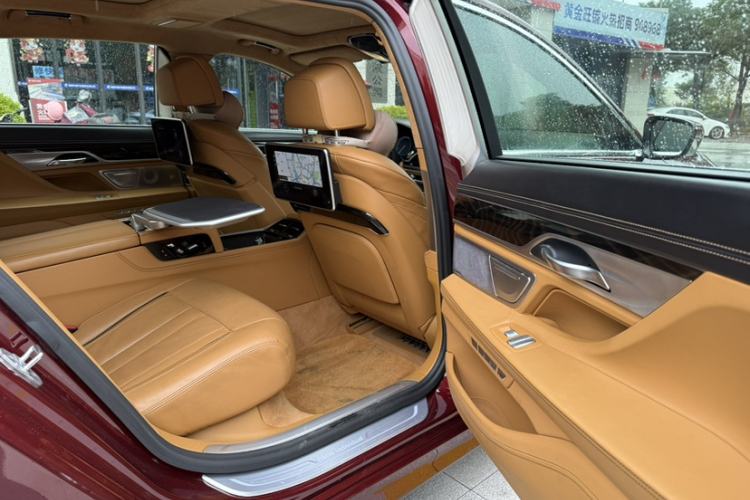 Used BMW 7 Series 2018 740Li xDrive Luxury Edition Excellence Package Interior 2