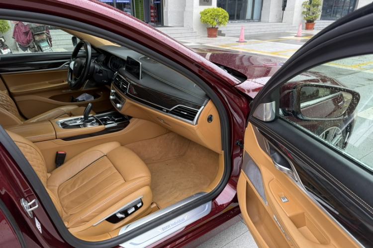 Used BMW 7 Series 2018 740Li xDrive Luxury Edition Excellence Package Interior 4