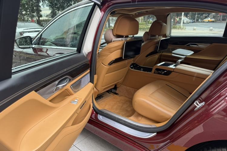 Used BMW 7 Series 2018 740Li xDrive Luxury Edition Excellence Package Interior 6