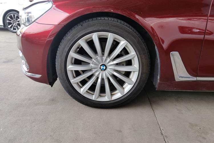 Used BMW 7 Series 2018 730Li Leading Model Excellence Package Left Front Wheel Hub