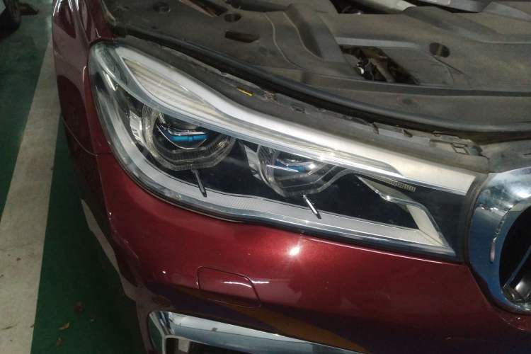 Used BMW 7 Series 2018 740Li xDrive Luxury Edition M Sport Package Right Front Headlight