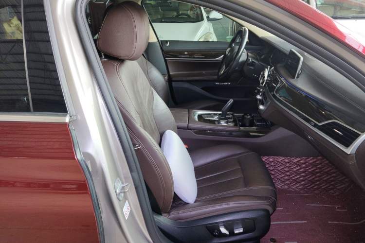 Used BMW 7 Series 2018 730Li Leading Model Excellence Package Right Front Seat
